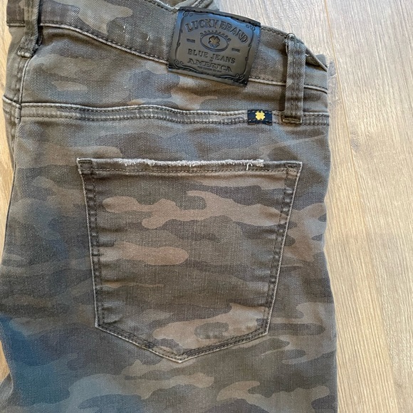 Lucky brand camo pants - Picture 3 of 4